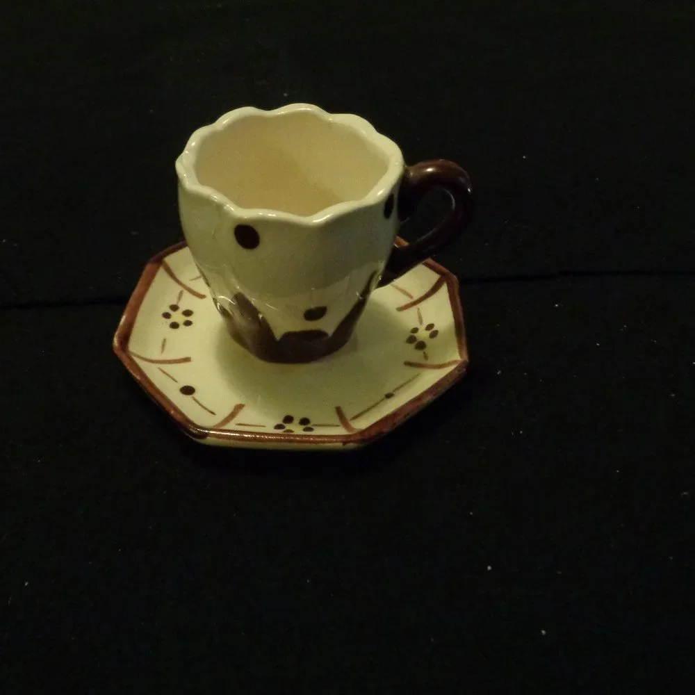 VINTAGE FAIRYCORE SM POTTERY TEACUP & SAUCER BROWN CREAM